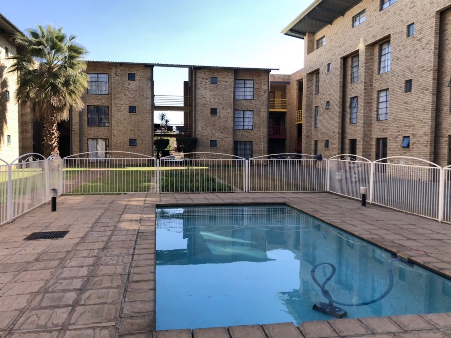 1 Bedroom Property for Sale in Kannoniers Park North West